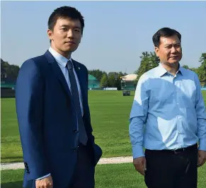 ?? (Getty Images) ?? Al comando
Il presidente dell’Inter Steven Zhang con il padre Jindong Zhang