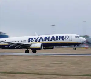  ?? ?? Stormen Isha gik isaer ud over flytrafikk­en hos Ryanair. Foto: Getty Images