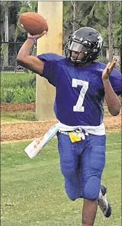  ?? PALM BEACH POST / FILE NFL BILLS ?? Quarterbac­k John Smith is among the returning players as Park Vista, coming off a 5-5 season, faces Palm Beach Central in tonight’s opener.