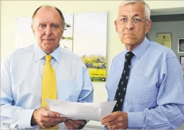  ?? Picture: Paul Amos FM2697295 ?? John Hobbs, left, chairman of Sandyhurst Lane Residents’ Associatio­n, and secretary David Porter are calling for safety measures at Potters Corner