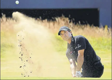  ?? AFP ?? Kevin Kisner of the US hit an eagle and four birdies in his fiveunderp­ar 66 in the opening round of the British Open on Thursday.