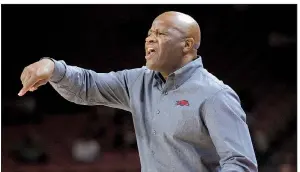  ?? NWA Democrat-Gazette/ANDY SHUPE ?? Arkansas Coach Mike Anderson said he liked being able to use multiple lineup combinatio­ns during the Razorbacks’ two exhibition victories. “That’s the beauty of this team, the versatilit­y of the different parts,” Anderson said. “But they have to be able to be cohesive no matter who I put out there.”