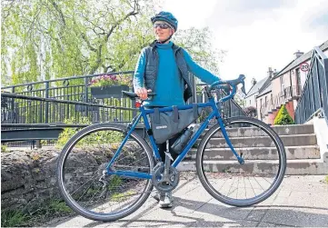  ?? ?? Jane Wilkinson now regularly commutes between Alyth and Dundee by bicycle.