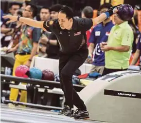  ??  ?? Bowler Alex Liew won his seventh Sea Games gold since 2001.