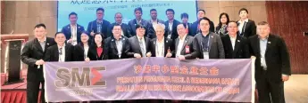  ??  ?? Foo (fifth rigth) with SME Associatio­n of Sabah Council members and the deputy director of Hebei Provincial Department of Commerce, Chen Yan Bao (sixth from left) during the Hebei Investment Introducti­on Conference.