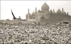  ?? REUTERS ?? We can create large statues, but can we restore the choked and dying river?