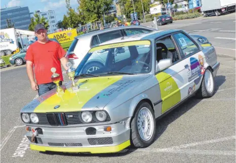  ?? FOTO: PRIVAT ?? Timo Maier mit seinem BMW E 318 iS, mit dem er in der Klasse bis 2000 ccm siegt.
