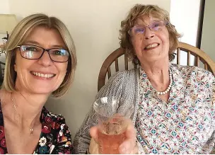  ??  ?? Nikki Blackborow with her mother Penny Robertson, a former school teacher