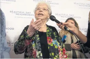  ?? JEFF SWENSEN TRIBUNE NEWS SERVICE FILE PHOTO ?? Joanne Rogers, widow of Fred Rogers, attends the “A Beautiful Day in the Neighborho­od” premiere in November. He “would have talked about the helpers” during the virus crisis, she says.