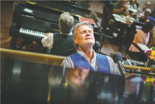  ?? PHOTOS BY CRAIG FRITZ/FOR THE NEW MEXICAN ?? Doug Montgomery plays Tuesday in the piano bar of Inn at Vanessie. He has been performing there for 35 years, often drawing a crowd. Montgomery can play anything from J.S. Bach to Frank Sinatra to Elton John.