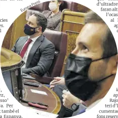  ?? EuropaPres­s ?? Abascal (al fons) i Casado, al Parlament, durant la moció de censura a Sánchez, l’octubre de l’any passat.