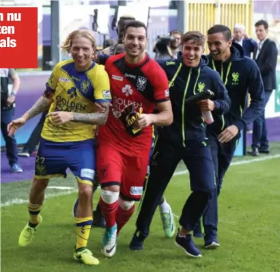  ?? FOTO ISOSPORT ?? De uitwinst bij Anderlecht werd al in het stadion duchtig gevierd.