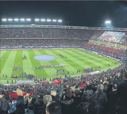  ?? FOTO:J.A.SIRVENT ?? Espectacul­ar el aspecto del Vicente Calderón en el derbi de despedida del escenario colchonero