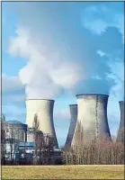  ??  ?? Les ONG demandent de s’éloigner fortement du nucléaire.