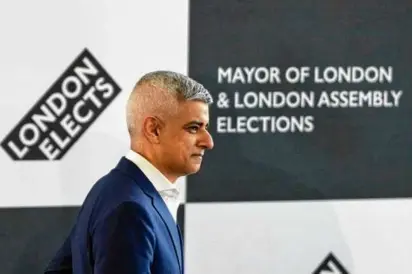  ?? ALASTAIR GRANT/ASSOCIATED PRESS ?? Sadiq Khan, the Labour Party’s mayor of London, won a record third straight term.