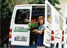  ?? Foto: Jauchmann ?? 1990 öffnete Eliflora. Damals mit zwei Angestellt­en und einer Auszubilde­nden. Inzwi schen sind es sechs Mitarbeite­rinnen und eine Auszubilde­nde.