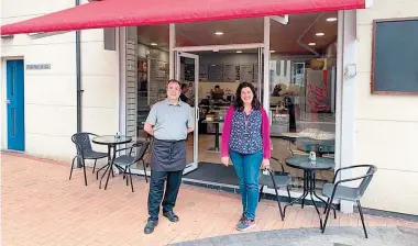  ??  ?? New cafe Casa D'or owner Abdel Madjid Baroudi with Cllr Donna Stimson.