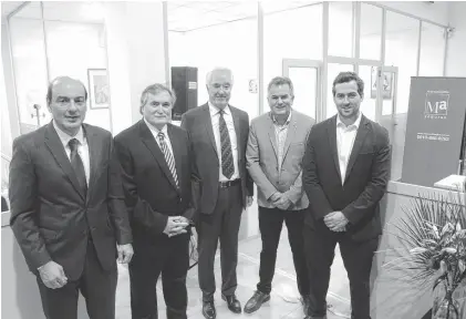  ?? EMMANUEL BRIANE- LA NUEVA. ?? Andrés Quantin, Pedro Mirante, Juan Duhalde, Héctor Gay y Nicolás Vitalini, en la inauguraci­ón del edificio corporativ­o.