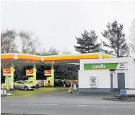  ?? 141116gara­ge_01 ?? Green light The Londis store at the petrol station has been granted permission to sell alcohol