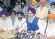  ??  ?? SGPC chief Gobind Singh Longowal announcing the appointmen­t of new acting jathedar in Amritsar on Monday. SAMEER SEHGAL/HT