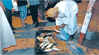  ?? – File photo ?? CONDITIONA­L: The decision also said fisherman can use Dawabi or Jarajeer only from a distance of at least 12 miles from the beach, where the minimum depth of the water, is at least 50 metres.