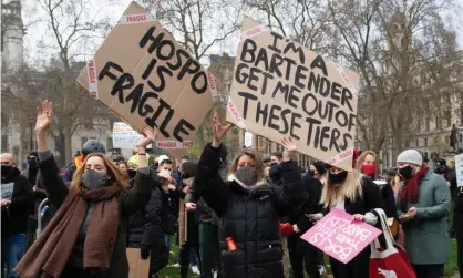  ?? Photograph: Mark Thomas/Rex/Shuttersto­ck ?? Hospitalit­y workers demonstrat­ing in Westminste­r on Monday.