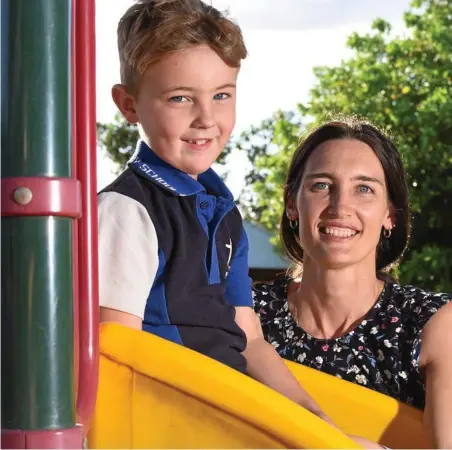  ?? Photo: ALI KUCHEL ?? NEW YEAR: Ethan Manteuffel with his mum Candice Manteuffel at Peace Lutheran Primary School.