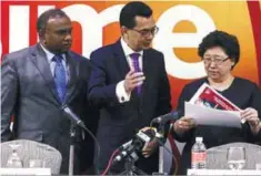  ??  ?? From left: Franki, Sime Darby Property managing director Datuk Seri Amrin Awaluddin and Tong at the media briefing yesterday.