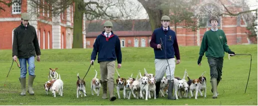  ??  ?? Radley College has proved successful in bringing its hunt into the modern era, offering a Countrysid­e Centre alongside legal hunting