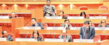  ??  ?? Chief Minister Datuk Seri Panglima Mohd Shafie Apdal delivering his winding up speech at the State Legislativ­e Assembly sitting on Wednesday.