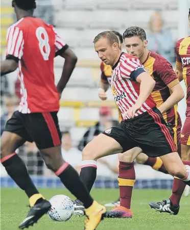  ??  ?? Sunderland midfielder Lee Cattermole in action against Bradford City during last weekend’s pre-season friendly.