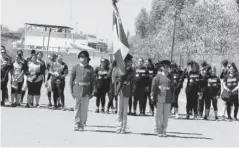  ??  ?? CIVISMO. La escolta de la Escuela Primaria Francisco Villa de Jahuara tuvo una brillante participac­ión.