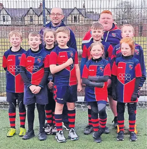  ?? ?? Great opportunit­y Paisley Rugby Club kids have loved seeing the Glasgow Warriors up close and personal at Scotstoun