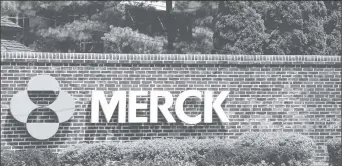  ??  ?? Reuters was able to view court documents meant to be sealed or redacted in which plaintiffs’ lawyers, citing internal Merck documents, assert that the company failed to disclose on Propecia’s label the full extent of the drug’s possible side effects. REUTERS/Brendan McDermid