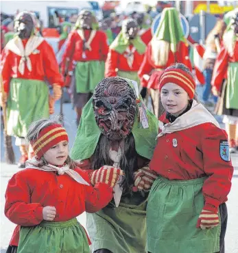  ?? ARCHIVFOTO: KARL-HEINZ BODON ?? Die Narren in Rulfingen wünschen sich, dass das Bruderscha­ftstreffen friedlich verläuft.