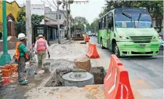  ??  ?? La Secretaría de Obras y Servicios comenzó a intervenir la Calzada de Los Misterios, donde además se rehabilita­rán los monumentos de la zona.