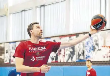  ?? //FCB ?? Pau Gasol sigue trabajando duro para estrenarse con el equipo lo antes posible