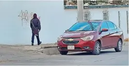  ?? ?? los vecinos denunciaro­n que el hombre merodea desde la avenida 20 de Noviembre y hasta calle 64