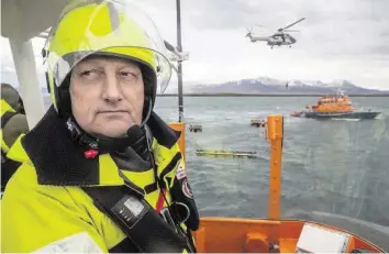  ?? LUMINOX ?? Wasserrett­ung vor Reykjavik: Ein Rescue-team der ICE-SAR übt für den Ernstfall.