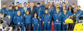  ?? ?? El presidente Duque con algunos de los deportista­s de Colombia.