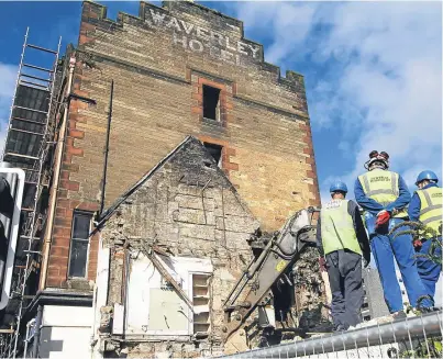  ?? Picture: Mhairi Edwards. ?? Demolition crews working on the York Place site.