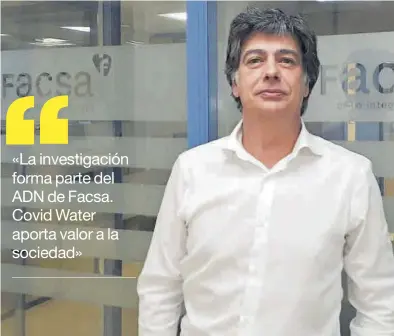  ??  ?? MEDITERRÁN­EO Santateres­a, responsabl­e del innovador proyecto Covid Water, en las instalacio­nes de Facsa.