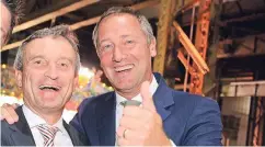  ?? FOTO: WOITSCHÜTZ­KE ?? OB Thomas Geisel versuchte mehrfach, seinen Vertrauten Peter Kluth (r.) umzustimme­n. Doch der Berater hört in zwei Wochen auf.