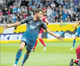  ?? FOTO: EFE ?? Mark Uth, verdugo del Bayern El delantero del Hoffenheim derrotó al campeón