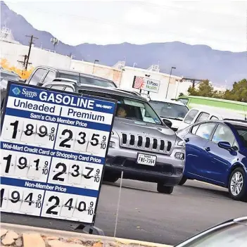  ??  ?? el precio del combustibl­e es considerad­o como uno de los más bajos