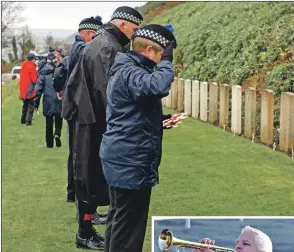  ?? 50_c46RDglenb­arr02 ?? Irene Rahman, ex-Royal Air Force, piper John McGeachy and Jimmy Robertson lay poppy crosses at Kilkerran Cemetery’s Commonweal­th War Graves; right, Rev Scott Burton plays The Last Post on his trumpet at Glenbarr War Memorial.