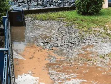  ?? Foto: Manfred Mensch ?? Extreme Unwetter haben in Kirchhasla­ch und seinen Ortsteilen Überschwem­mungen und vollgelauf­ene Keller verursacht. Nun stellt sich die Frage, wie die Schäden behoben werden sollen.