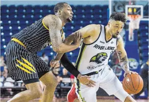  ?? JULIE JOCSAK TORSTAR FILE PHOTO ?? Niagara’s Ryan Anderson is defended by Hamilton’s Sampson Carter in this June 2019 photo.
The two teams are scheduled to play each other at the Canadian Elite Basketball League championsh­ip tournament taking place July 25 to Aug. 9 at Meridian Centre in St. Catharines.