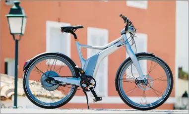  ??  ?? The Smart ebike offers battery assisted power to help out those weary legs up those hills.