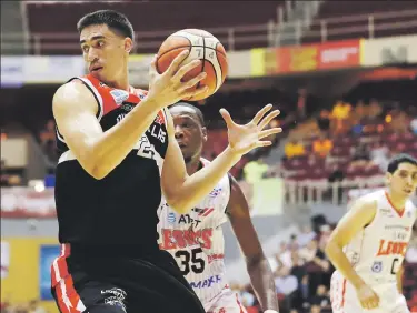  ?? Juan.martinez@gfrmedia.com ?? CENTRO ESTELAR El pívot de los Piratas, Jorge Bryan Díaz, figurará hoy en el cuadro titular del Equipo Oeste en el clásico de estrellas del BSN en Aguada.